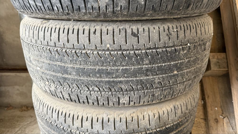 Продам комплект шин
