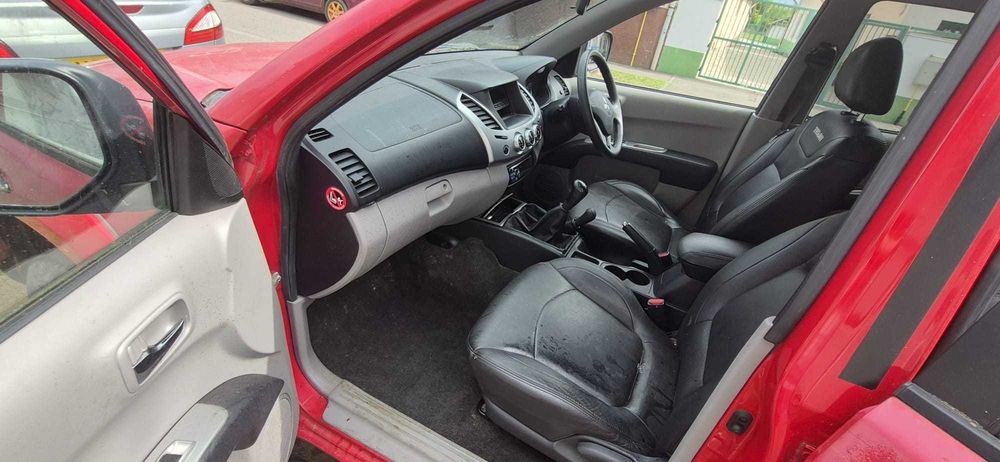 Mitsubishi TROJAN L200  2.5 diesel 2013