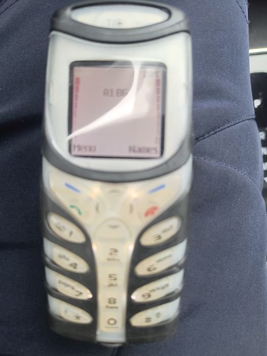Nokia 5100 Simens  МЕ45.  .. Nokia 1100b