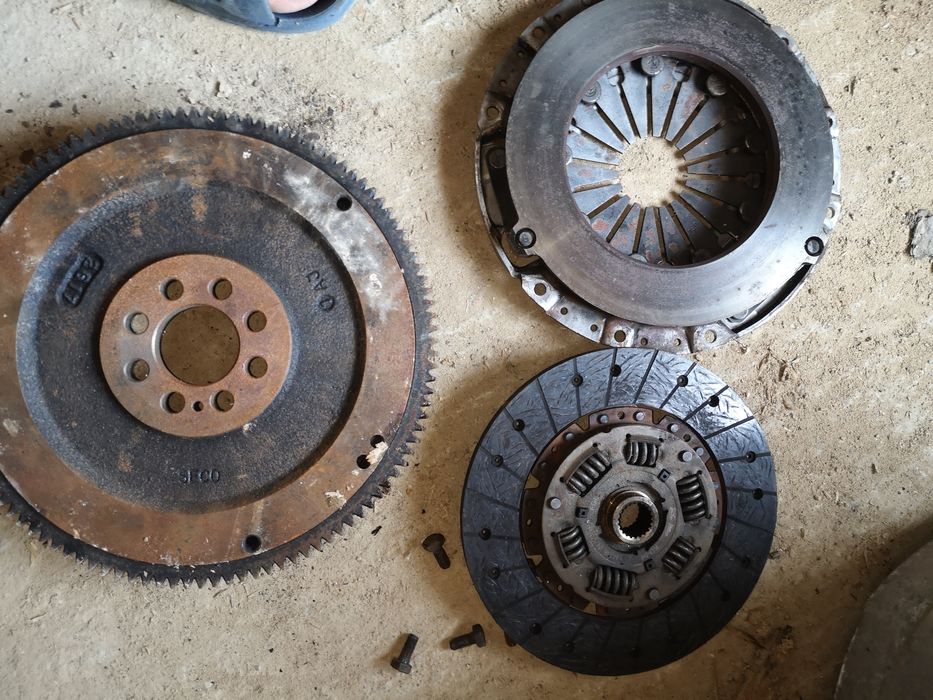 Киа Спортидж на части