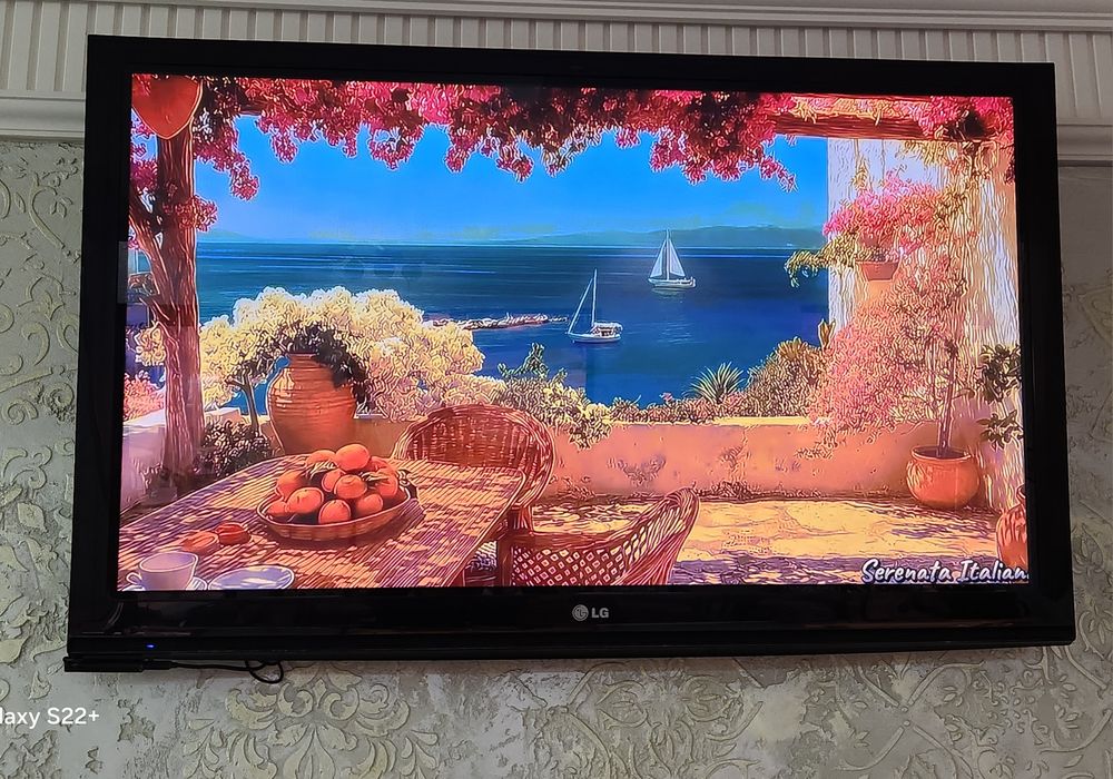 Телевизор. Размер 50 LG все работает отличном состоянии.