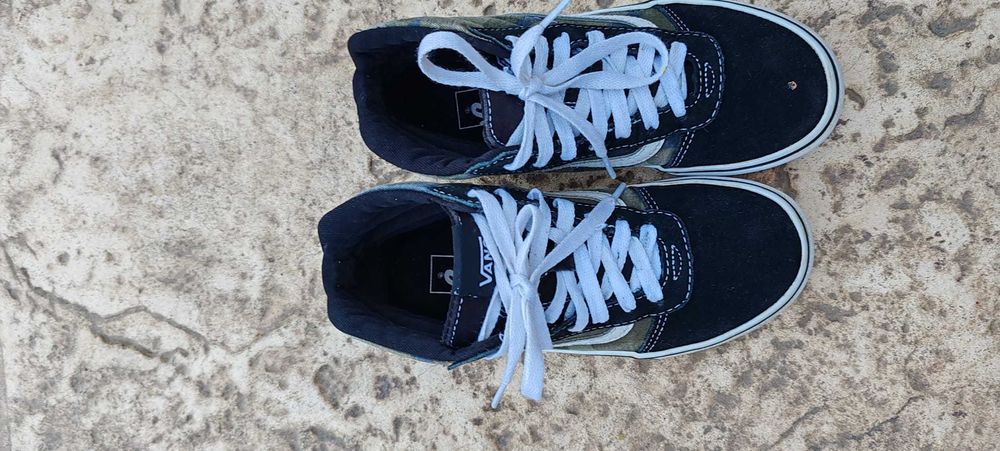 Vans m.33 cu personalitate – perfecți pentru un copil activ!