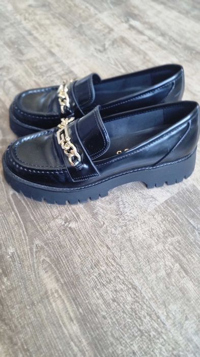 Oбувки/мокасини guess 40номер