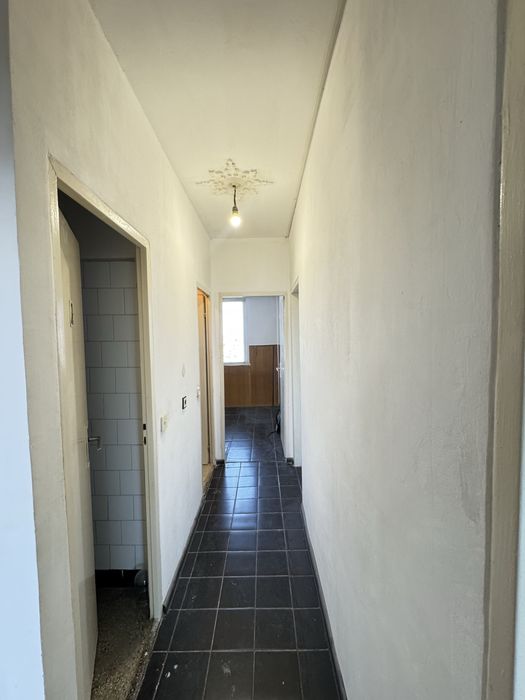 Продава апартамент три стаи и кухня в гр. Казанлък