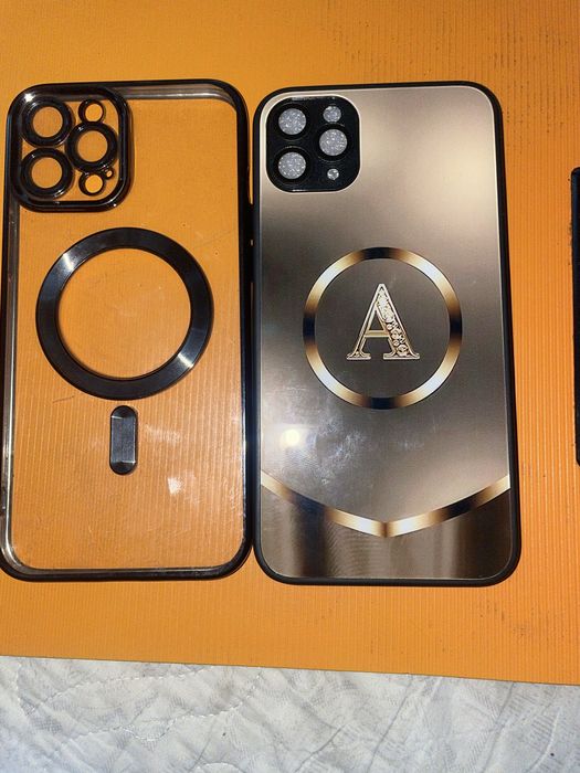 Vând husa de iphone 12 pro max