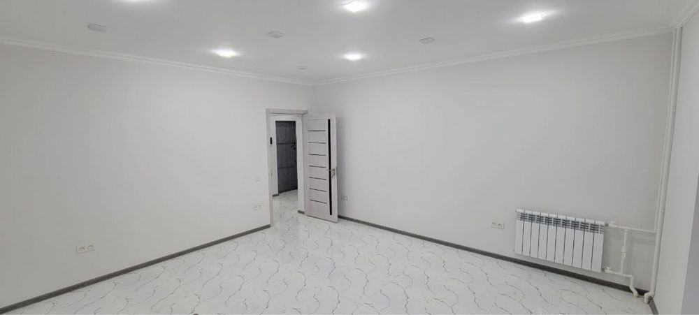 Офис салон магазин метро Ойбек 84 кв м