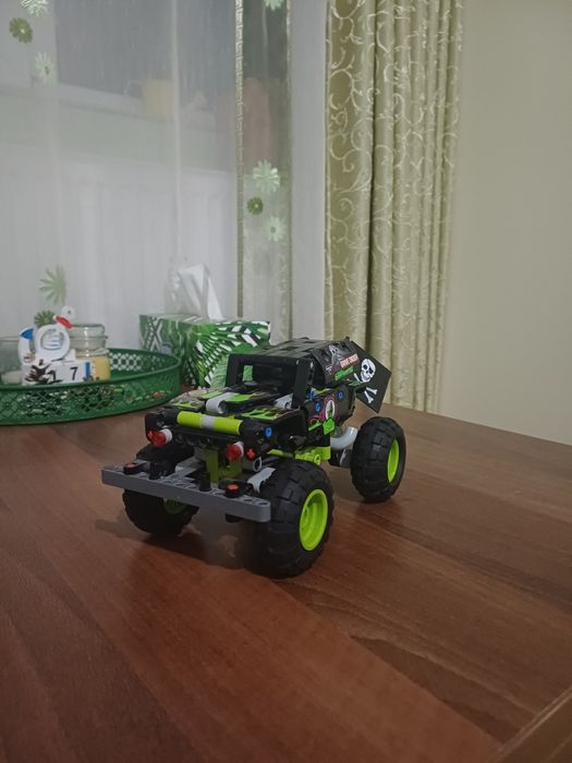 Jeep LEGO 42118 Grave Digger Monster Jam