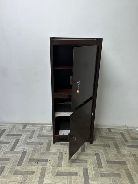 Продам сейф в офис или в дом
