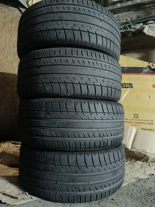 Продам комплект резины 275 45 r20
