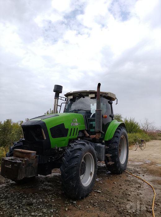 Traktor sotiladi