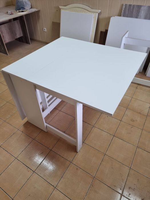 Стол книжка белые