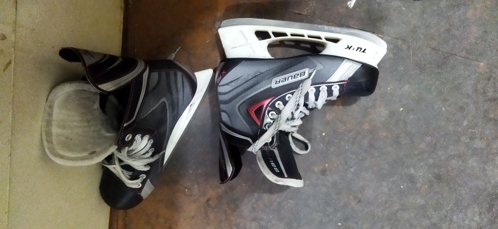 Продам коньки  ,bayer