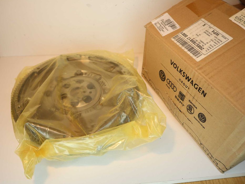 03L105266BT Volanta Cu Masa Dubla Originala VW