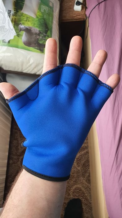 Неопренови ръкавици за плуване