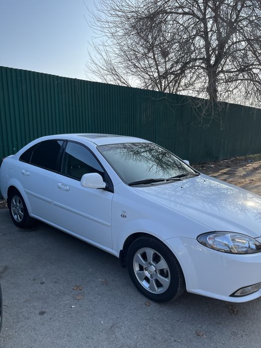 Автоинструктор Женщина инструктор по вождению.