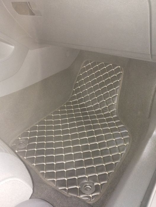 Covorașe golf 5 din  piele,noi!