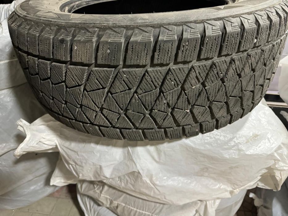Bridgestone Blizzak 265 60 R18