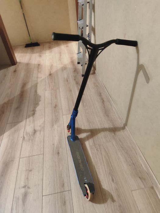 Продам самокат трюковой