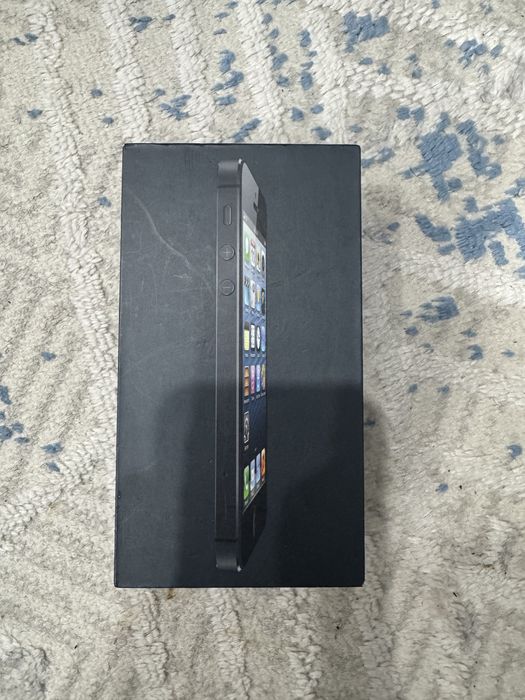 Коробки от iPhone 5 и 6(без телифонов)