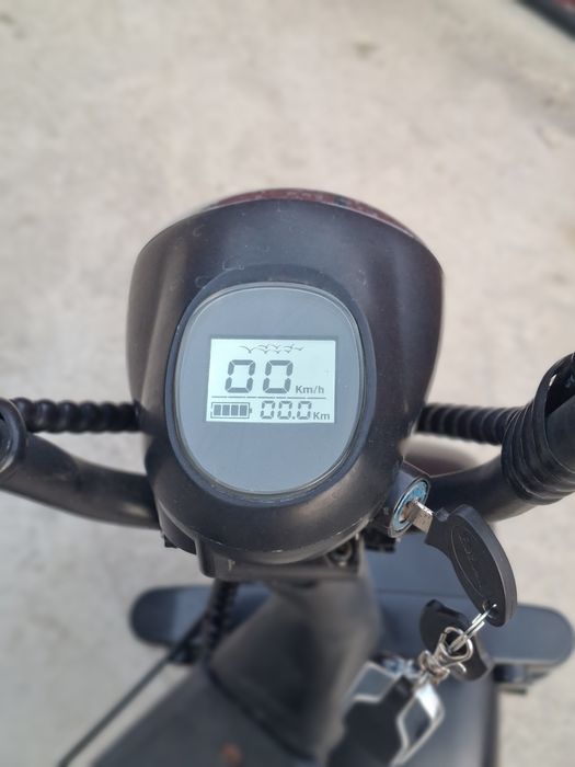 Vand scuter electric