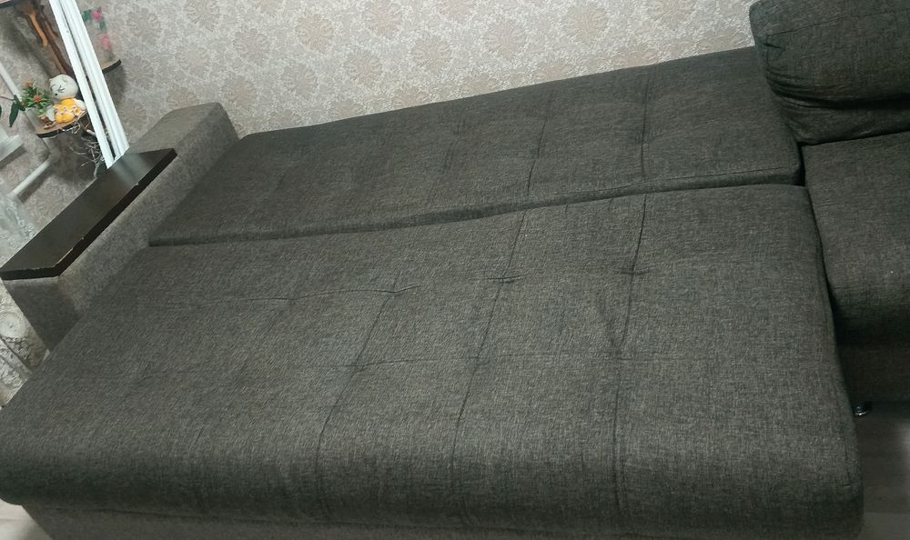Продам диван в очень хорошем состоянии