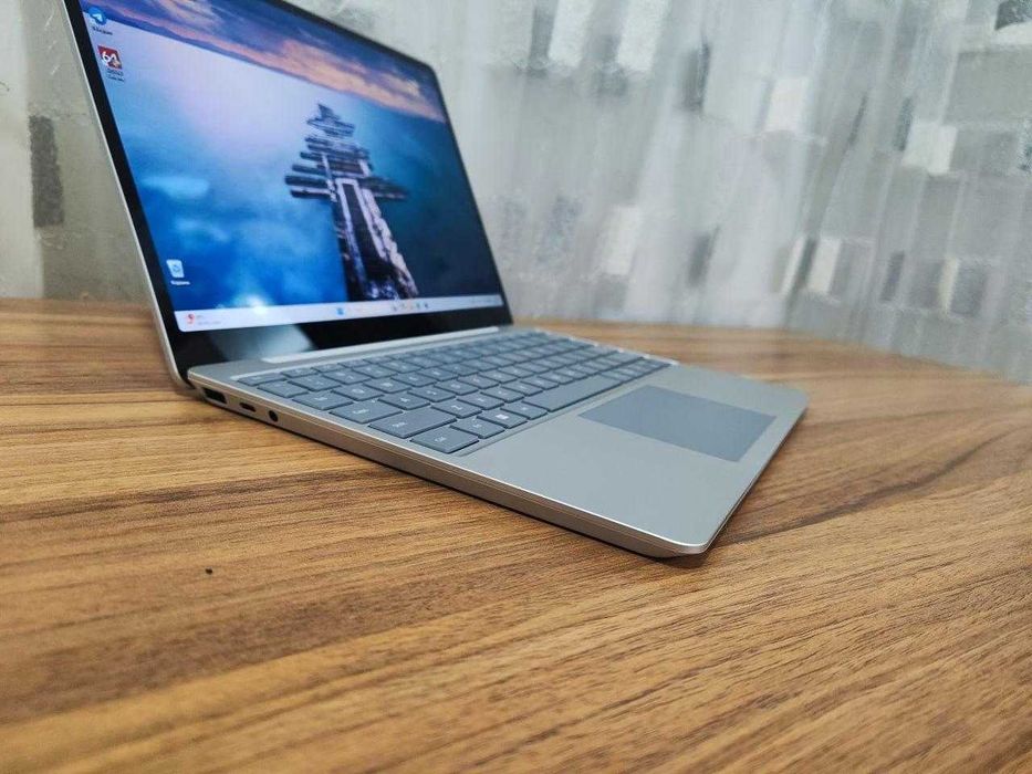 Microsoft Surface Laptop Go 2
