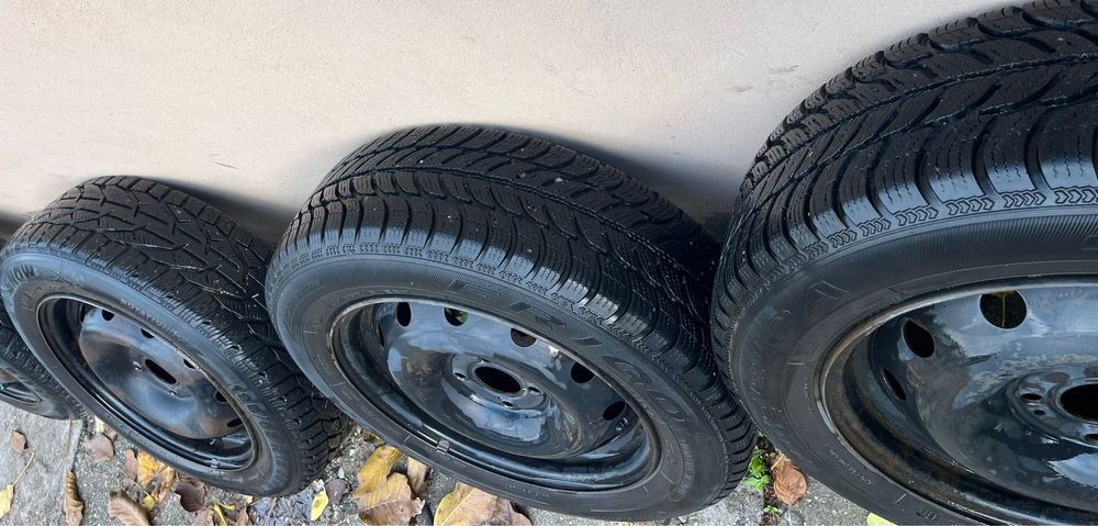 Jenti cu anvelope de iarnă 185 65 R15 Debica si Sebring