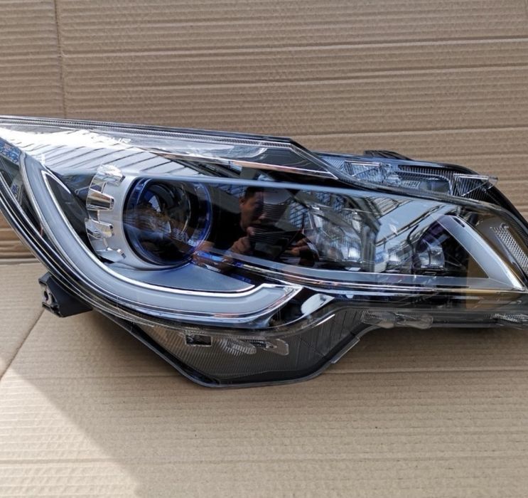 Правая фара JETUR X70