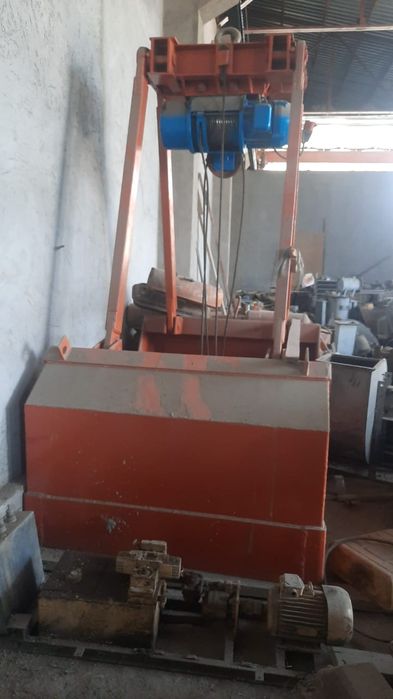 Грейфер 1,6 м3 моторный