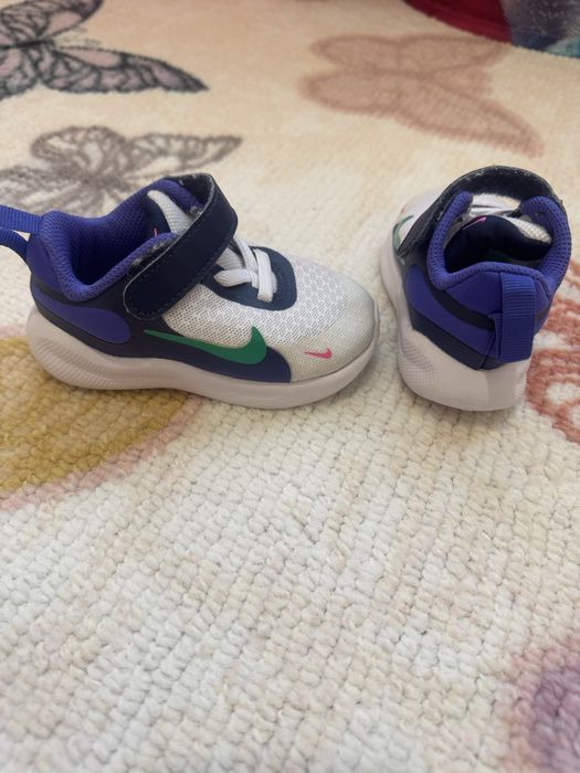 Детски маратонки nike revolution 7