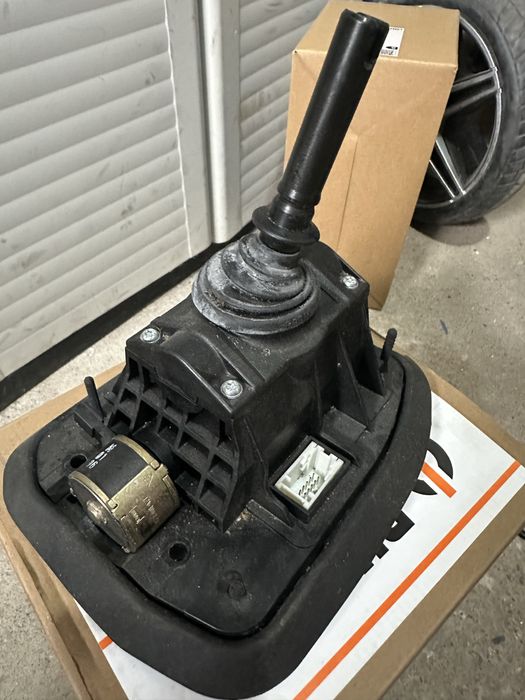 Скоростен лост за SMG от BMW 645