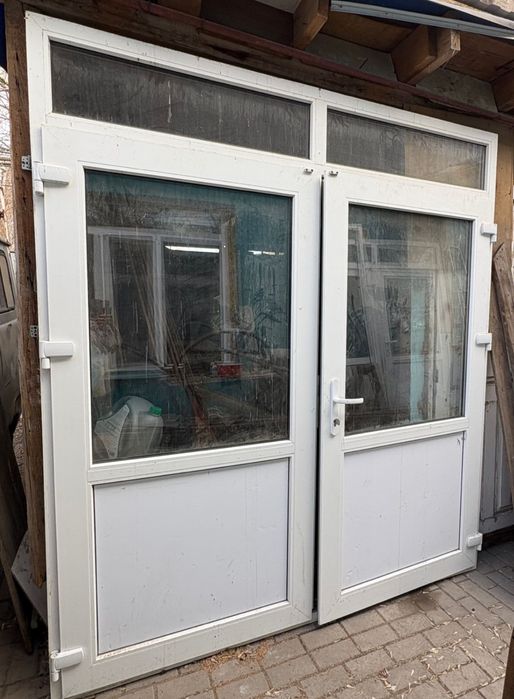 Продам пластиковый витраж