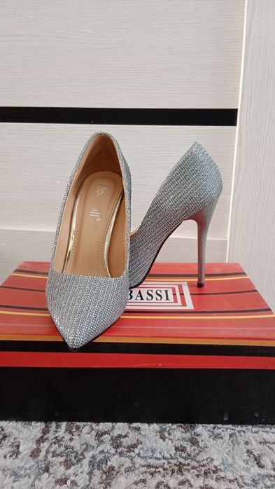 Туфли на той . 35 размер