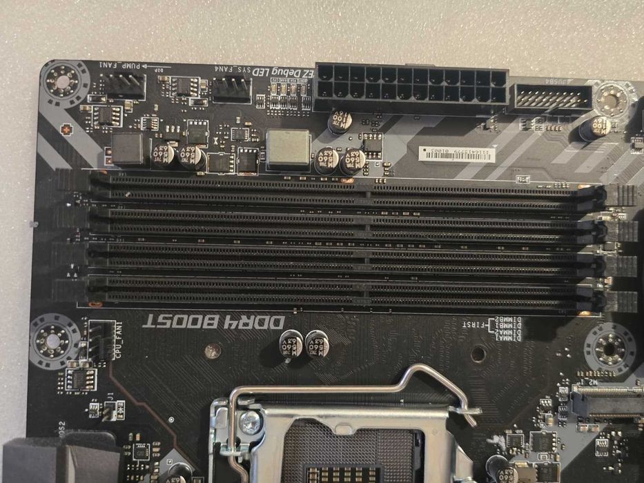 Placa de baza MSI Z370 TOMAHAWK Intel LGA 1151, Chipset Z370, ATX, DDR4 + I/O Shield