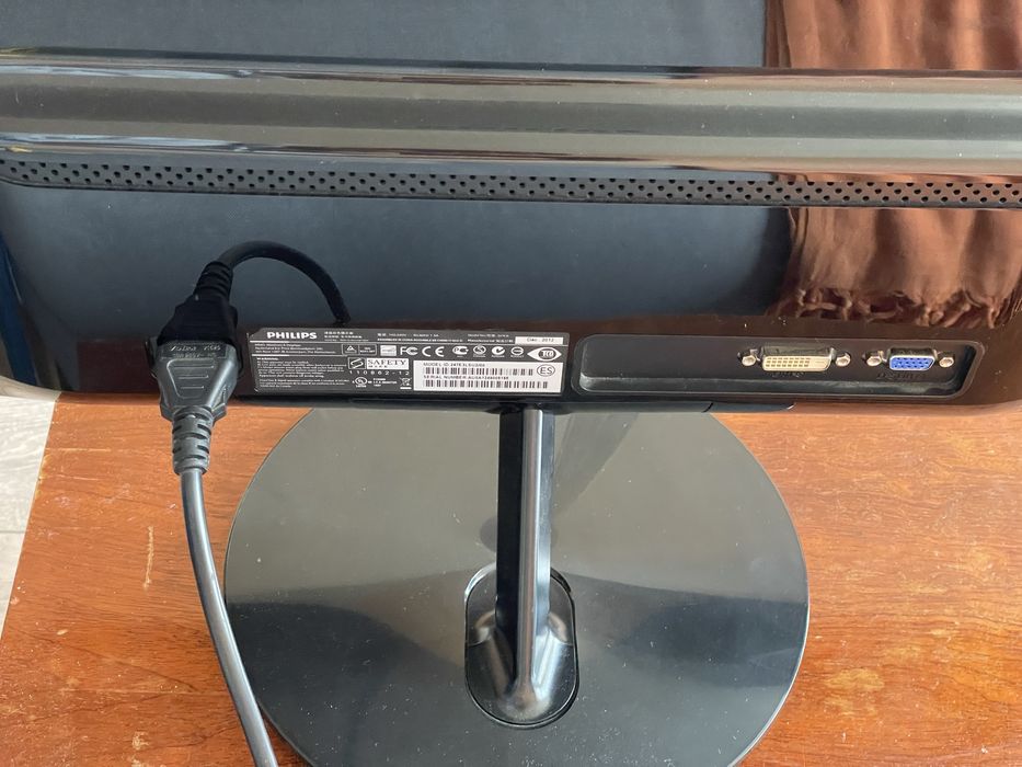 Monitor Philips LCD, VGA 16:9 1080p full HD