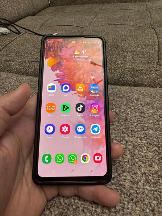 Продам самсунг S20FE