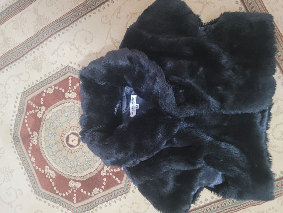 Vestă din imitatie blană