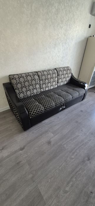 Диван продам срочно