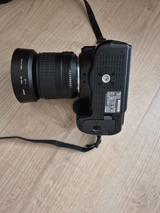 Фотоапарат Nikon D3300 с два обектива и подарък статив HAMA