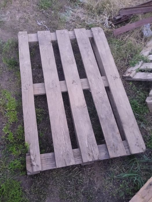 Продам поддоны 1500 тенге