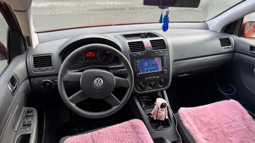Vând Vw Golf 5 motor 1.9 TDI , 105 Cp, 
Cutie manuală 
Stare Mașini es