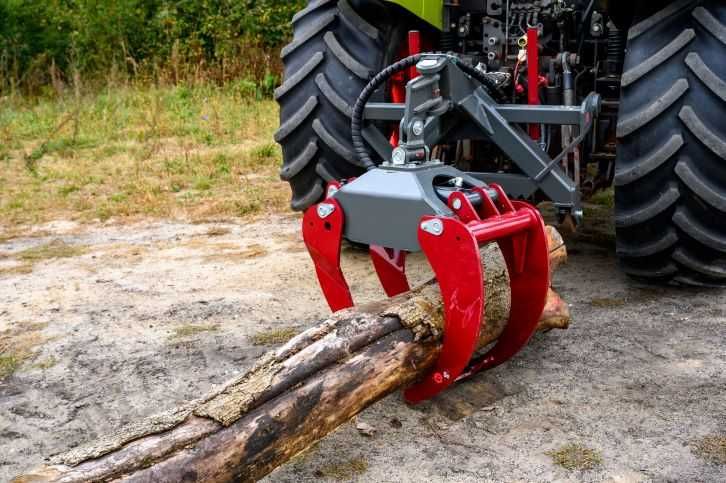 1.5 to 1.8 m graifer tractor / incarcator - forestier lemne busteni