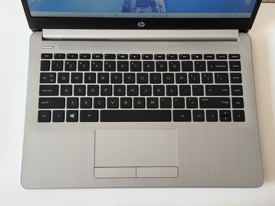 HP 14-cf2504sa, i5-10210U, 8GB RAM, 240GB
