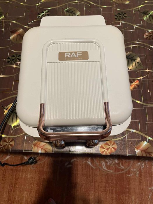 Мултифункционален уред за готвене – грил, скара, тиган