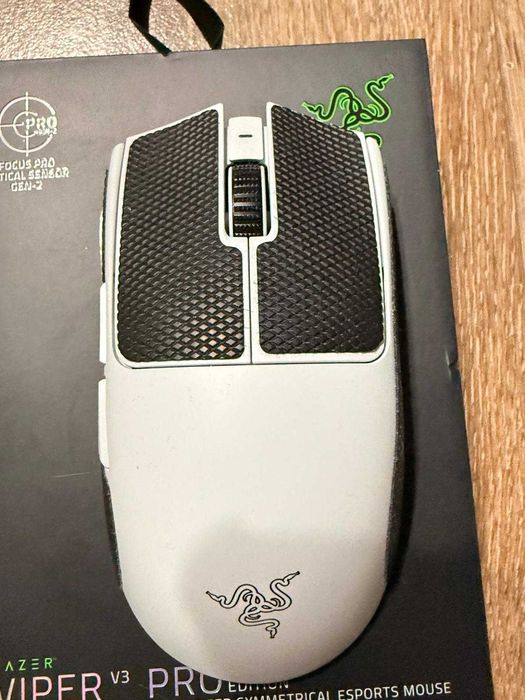 Vând Razer Viper V3 Pro White Edition, complet nou