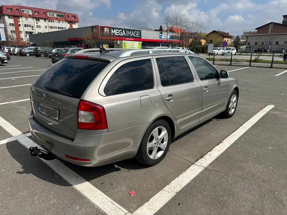 SKODA Octavia 2012 — imagine 3