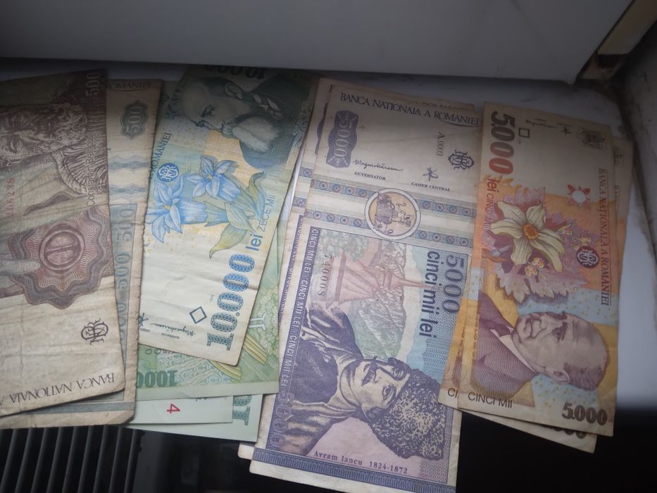 Bancnote de 5000 lei de 10000 lei de500 lei de 200 lei