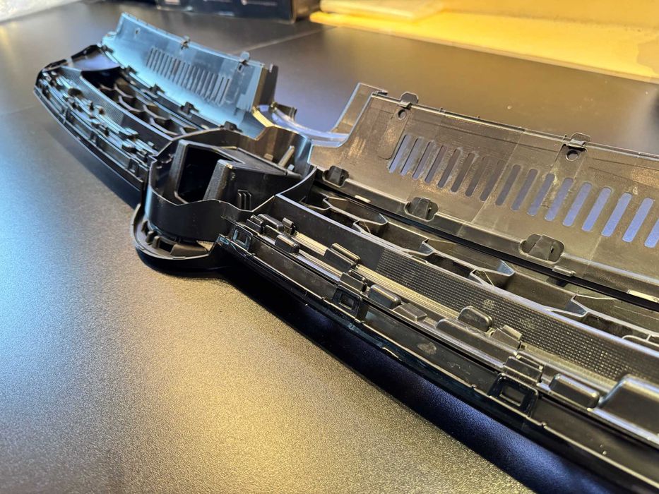 Grila Centrala Volkswagen Golf 7.5 Facelift 2017+ GTI Look