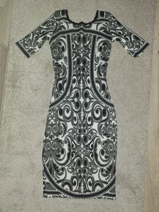 Елегантна рокля по тялото