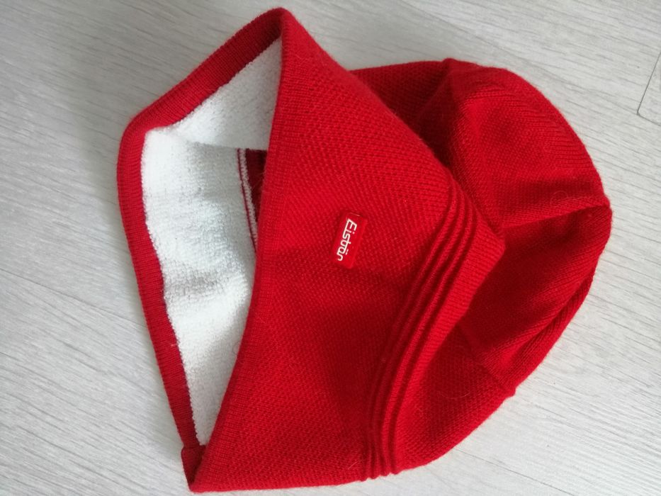 Vând Căciuli  Marca Diferita One Size Dama